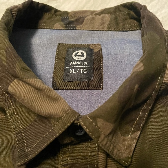 Amnesia - long sleeve green camouflage shirt - Picture 2 of 2